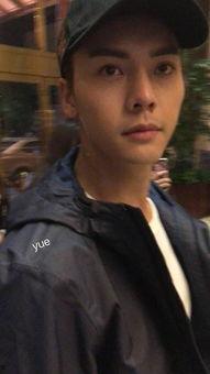 娱乐圈吃瓜剧情介绍大全,揭秘明星幕后秘闻与情感纠葛 第1张 娱乐圈吃瓜剧情介绍大全,揭秘明星幕后秘闻与情感纠葛 第1张